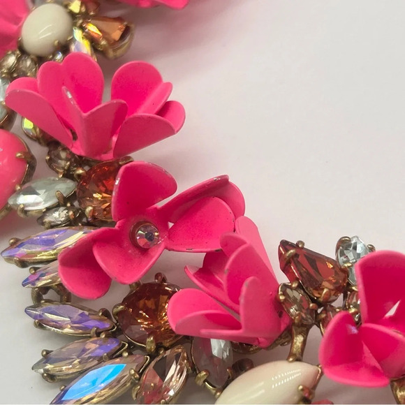 J. Crew Pink Flower Mardi Gras Necklace NWT - Picture 7 of 11